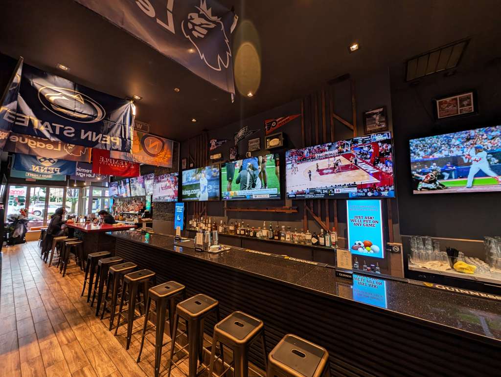 Lion Sports Bar Near the Pennsylvania Convention Center
